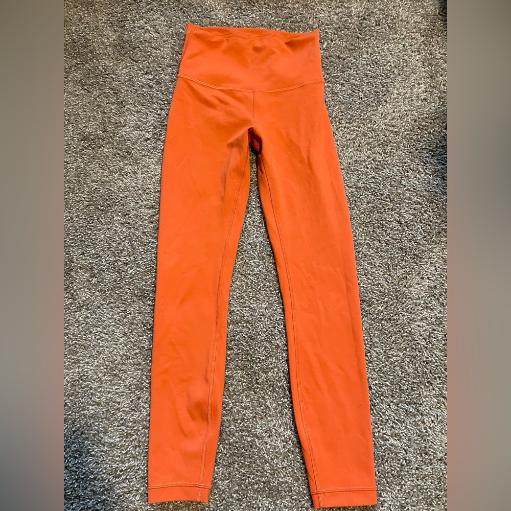 LuluLemon Wunder Under Train size 4 leggings